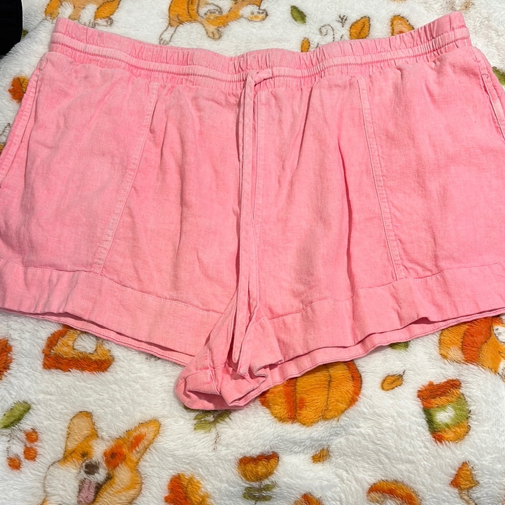 Women's Pink linen shorts